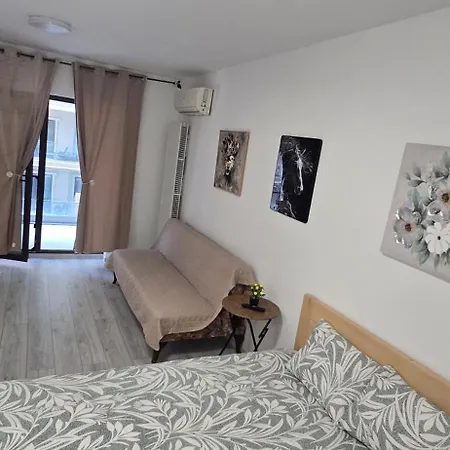 2 Camere,moghioros Park *