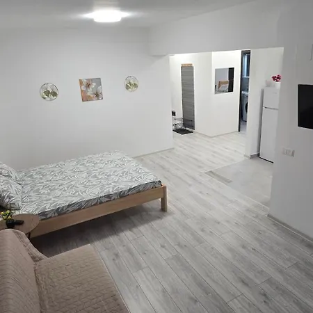 2 Camere,moghioros Park