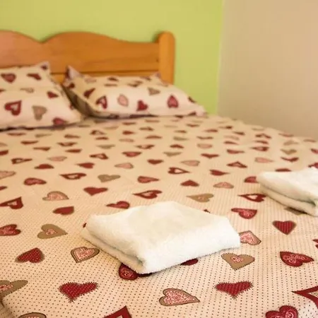 2 Camere,moghioros Park * Bucharest