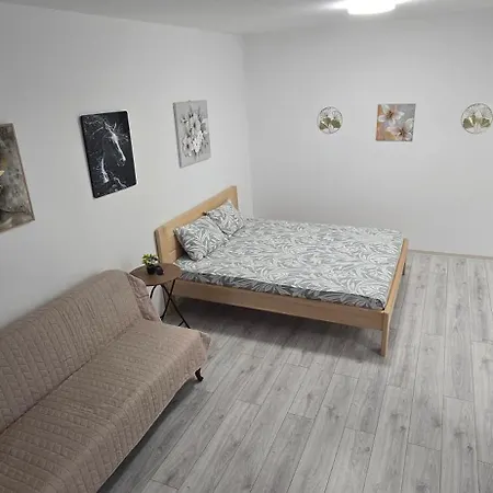 2 Camere,moghioros Park *