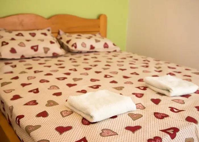 2 Camere,moghioros Park * Bucharest